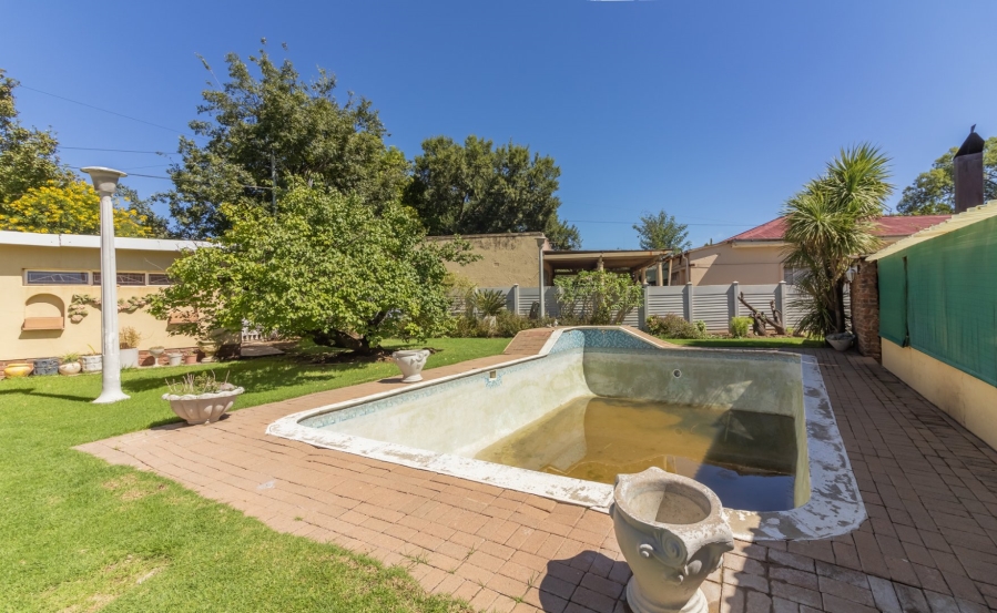 4 Bedroom Property for Sale in Kroonheuwel Free State